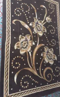 گلیم فرش و یک فرش راهرویی نخی