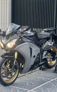 Cbr 1000 cb1300 mt gsx 1000