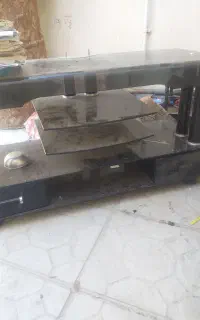 زیر تلویزیون شیشه ای