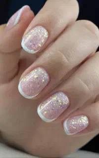 کاشت و طراحی ناخن