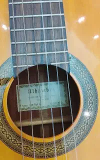 گیتار در حد نو بدون خط و خش