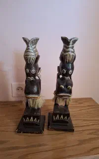 مجسمه چوبی