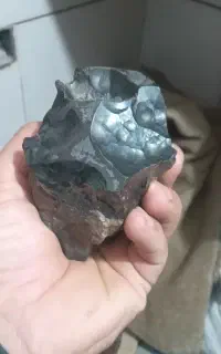 دو عدد سنگ مشکوک به شهاب سنگ کربنی