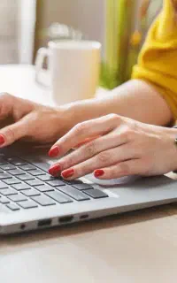 استخدام کارشناس تولید محتوا حرفه‌ای