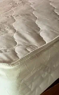 تشک فنری یک‌نفره استاندارد، سالم و تمیز