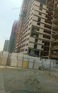 آپارتمان ۳۲ طبقه ای دریاچه