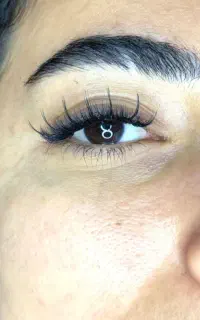 اکستنشن مژه و اموزش