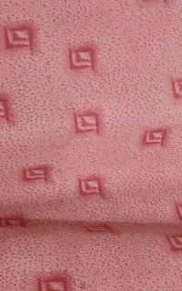 موکت صورتی جنس قدیمی+موکت قهوه‌ای