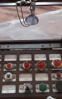 انگشتر و گردنی