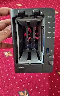 ذخیره ساز تحت شبکه سینولوژی DS220