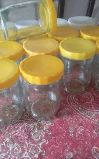 بیست عدد شیشه مربا و ترشی نیم کیلویی