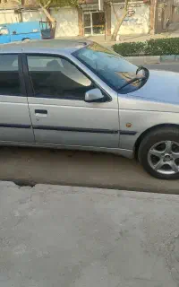 ماشین خودرو پژو ۴۰۵