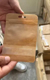 جعبه کاغذی روبان دار و پاکت کاغذی زیپی