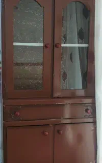 کمد قهوه ای