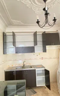 کابینت و میز ناهار خوری چهار نفره به همراه ۴ صندلی