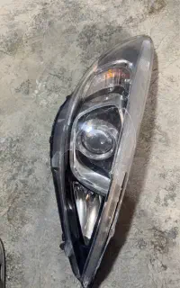 چراغ ۲۰۷شاگرد سالم( سپر)جلو مشکی