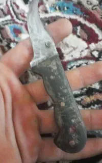 تسبیح و انگشتر و چاقو