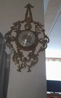 ساعت دیواری سالم