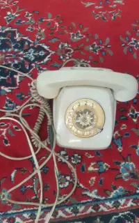 گوشی تلفن قدیمی و عطیقه.