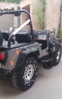 جیپ شش سیلندر ۴۲۰۰ سی سی عروسک