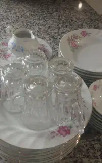 ظرف چینی گل صورتی بدون لب پریدگی شکستی