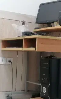 کامپیوتر و میز کامپیوتر