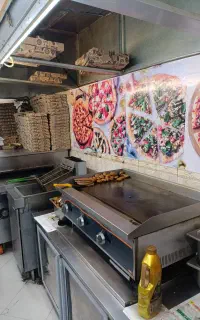 استخدام نیرو کار ماهر و نیمه ماهر داخل فست فود ی