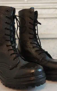 پوتین مشکی ۴۱