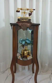 میز تلفن و تلفن