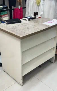 میزکار وآینه قدی