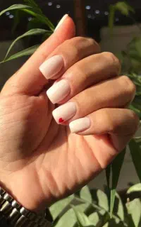 کاشت ناخن در شهرک قائمیه هدیه ویژه ۵ نفر اول