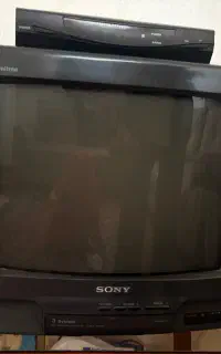 تلویزیون ۲۱اینچ‌سونی رنگی‌