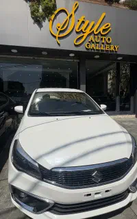 سوزوکی سیاز سفید و مشکی موجود تحویل درجا صفر خشک