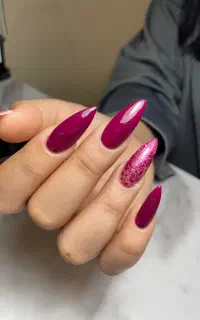 آموزش کاشت ناخن و خدمات