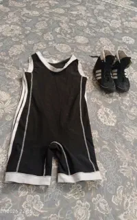 دوبنده کشتی و کفش کشتی