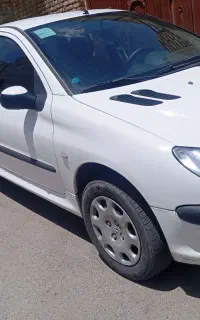 ۲۰۶  v8 صندوقدار