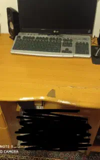 میز اداری و کامپیوتر و میز جلو مبل و نهار خوری