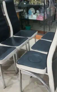شش عدد صندلی فلزی با روکش چرم سالم