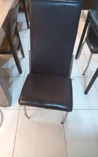 صندلی پایه استیل و بدنه چرم