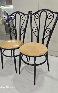 صندلی فلزی در حد نو