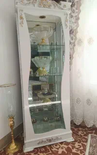 ساعت و بوفه