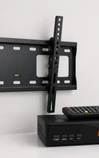 نصب تخصصی آنتن ثابت و گردان و براکت تلویزیون