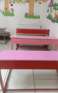 نیمکت مدرسه
