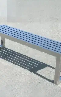 پایه فلزی رنگ سیلور ، نشیمن چرم و پارچه و چوب