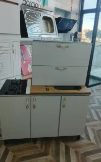 سینک و گاز دو شعله و کابینت ساده و کشو دار