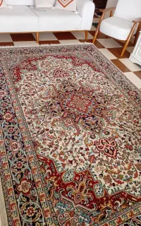 دو عدد لوستر نو و یک فرشته متری