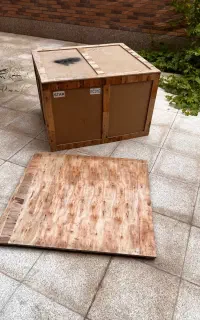 جعبه چوبی بزرگ و پالت مخصوص بسته بندی