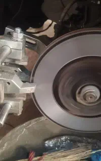 تراش دیسک ترمز دستگاه روی خودرو (پایان لرزش ترمز)