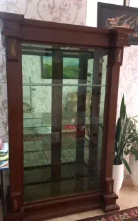 ویترین شیشه ای