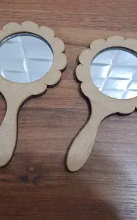 آینه دسته دار چوبی مدل گل